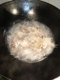 芹菜白鲳汤