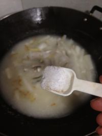芹菜白鲳汤
