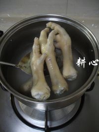 甘笋粟米鸡脚汤