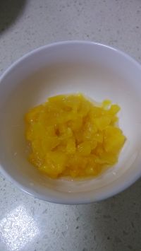 黄桃牛奶冰淇淋