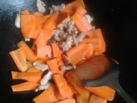 胡萝卜炒肉片