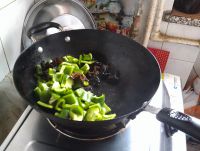 青椒木耳炒肉片