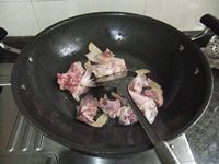 南瓜焖鸡肉