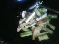 番茄丝瓜炒豆腐干