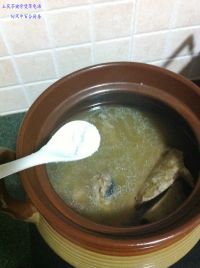 土茯苓猪骨煲草龟汤