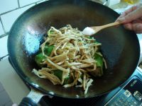 金针菜青椒酿肉