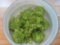 鲜肉芹菜蒸饺