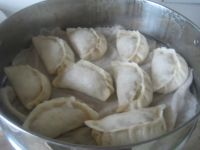 鲜肉芹菜蒸饺
