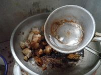 粘玉米烧鸡翅