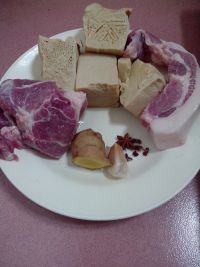 冻豆腐焖肉