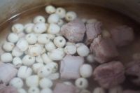 莲子炖排骨