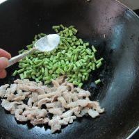 瘦肉豆角炒面