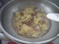 五花肉炒土豆片