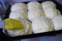 炼乳芝麻餐包