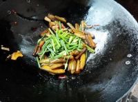韭菜花炒茄子