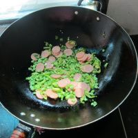 豆角炒肉花肠