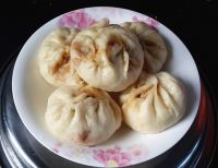 生菜肉包子