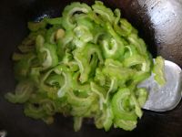 虾干炒苦瓜
