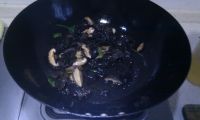 香菇木耳炒菠菜