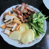 腊肉豆腐炒土豆