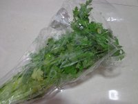 黑木耳拌芹菜叶