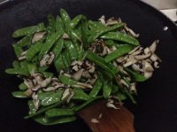 香菇炒荷兰豆