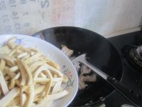 花肉韭菜炒豆干