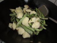 土豆炖豆角