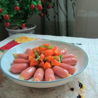 胡萝卜烧热狗肠