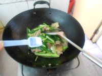 芹菜蒜苗炒肉