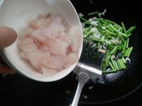 蒜苔炒鱼块