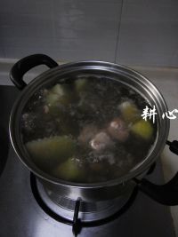 青萝卜眉豆排骨汤