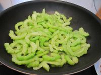 培根蒜头豆豉炒苦瓜