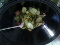 黄瓜炒肉片