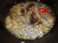 把鱼骨炖冻豆腐