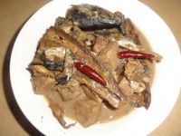 把鱼骨炖冻豆腐