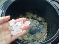香蕉薏米银耳羹