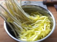猪肉韭黄馅水饺