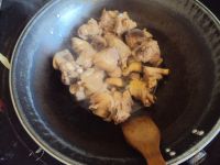 土豆炖鸡肉