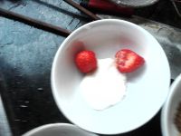草莓三色蒸糕