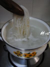 鱼饼番茄米粉汤