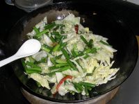 蒜苗炒洋白菜
