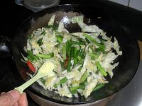 蒜苗炒洋白菜
