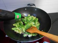 豆酱烩生菜