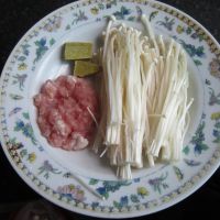 咖喱肉香金菇汤