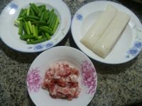 蒜薹五花肉炒年糕