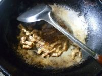 蒜薹五花肉炒年糕