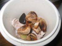 黑蒜瘦肉汤