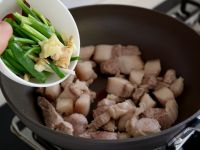 芋头红烧肉