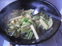芹菜炖土豆